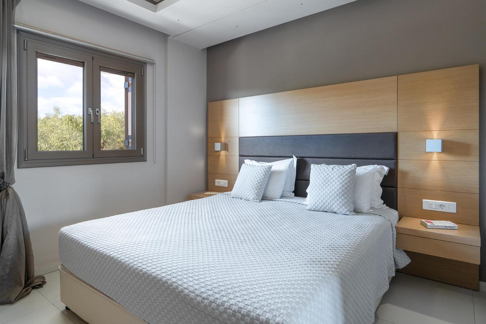 Kymothoe Elite Aparthotel 4*